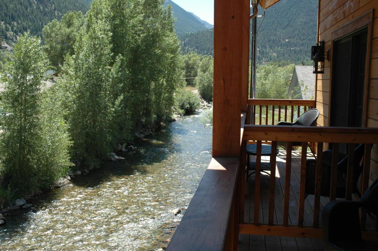 Hotel Chateau Chamonix จอร์จทาวน์ ภายนอก รูปภาพ