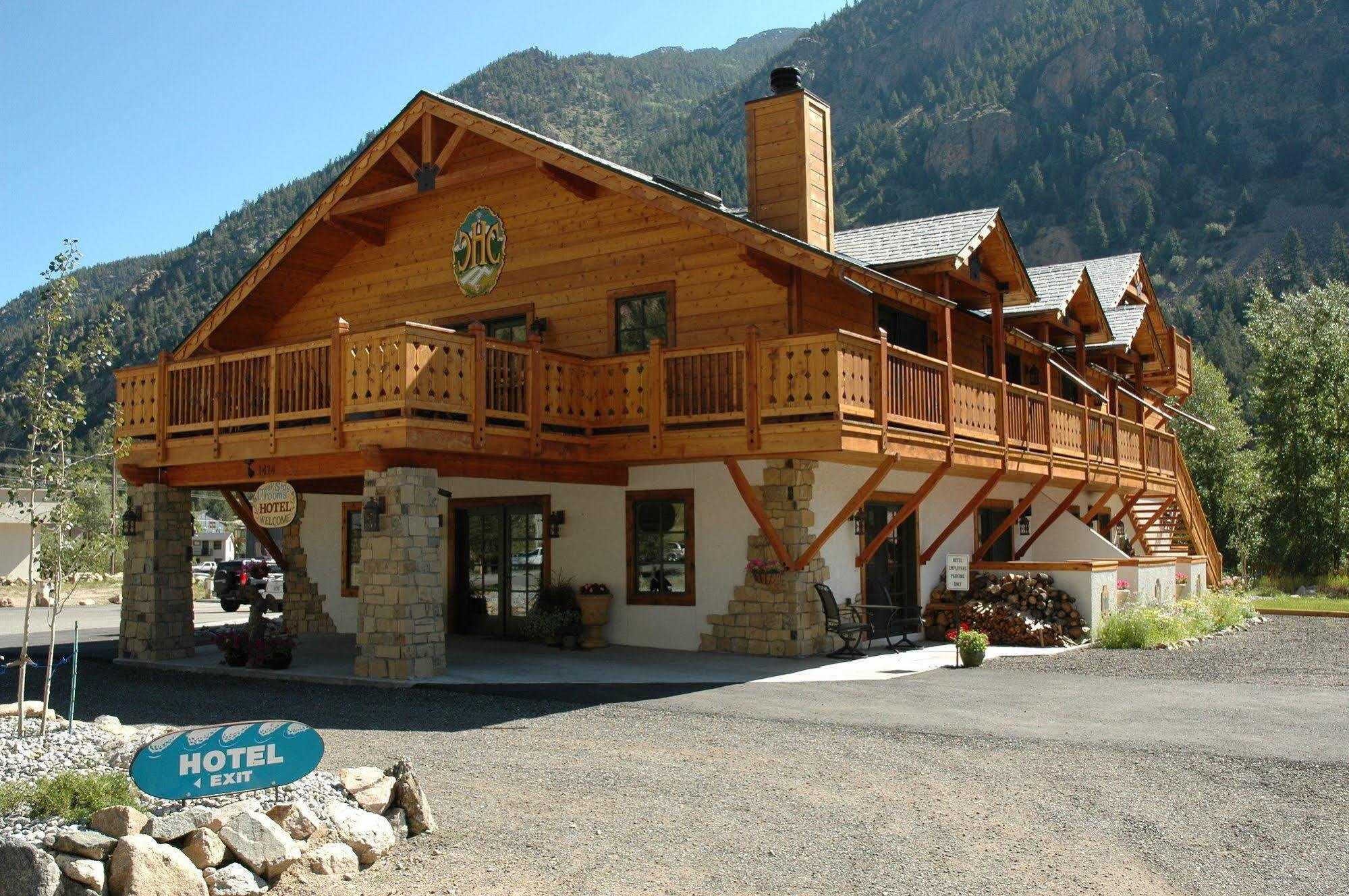Hotel Chateau Chamonix จอร์จทาวน์ ภายนอก รูปภาพ