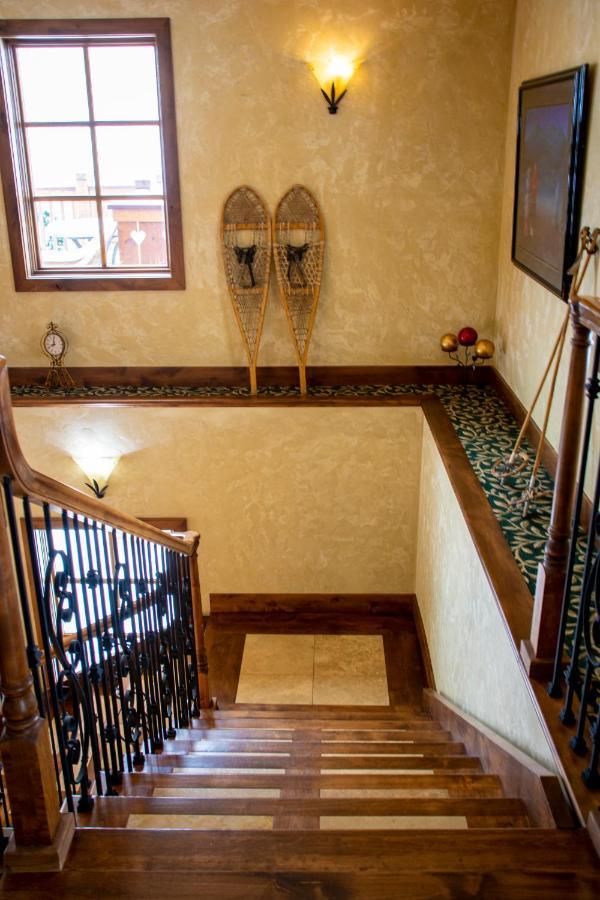 Hotel Chateau Chamonix จอร์จทาวน์ ภายนอก รูปภาพ